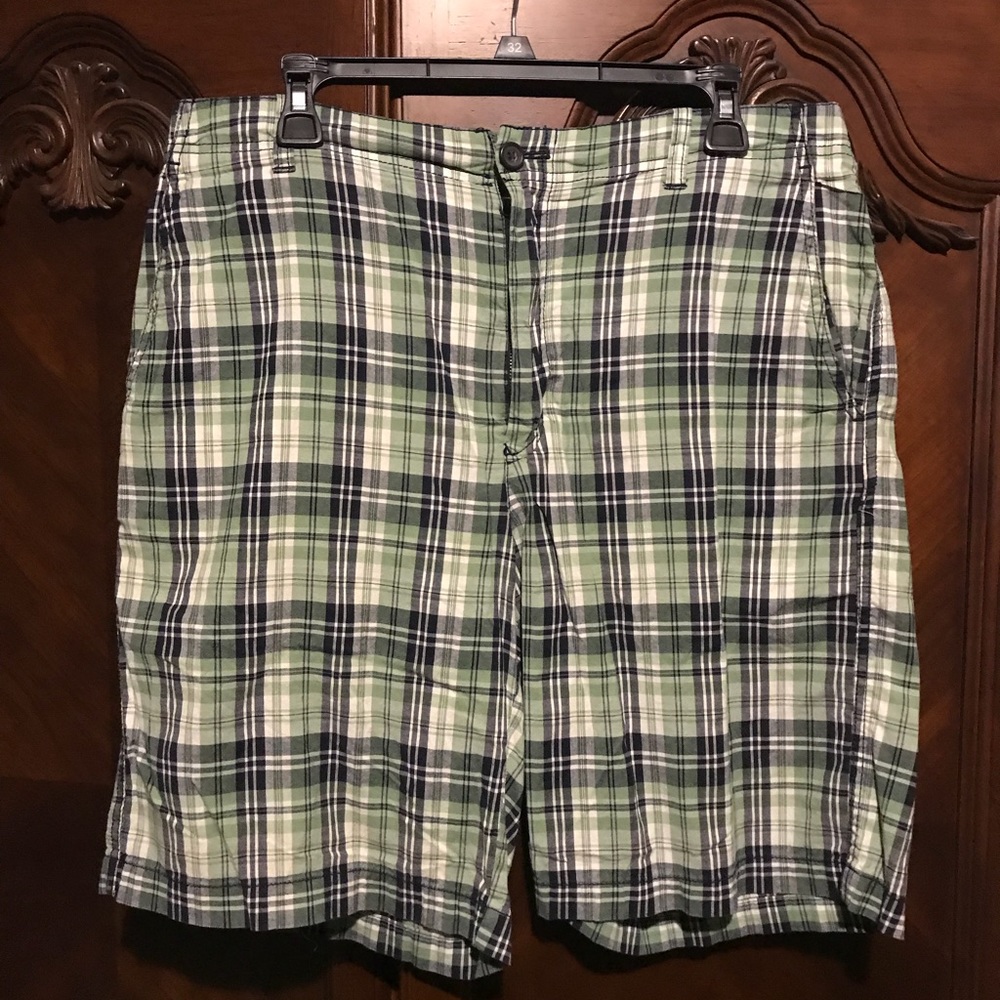 IZOD Plaid Men’s Shorts